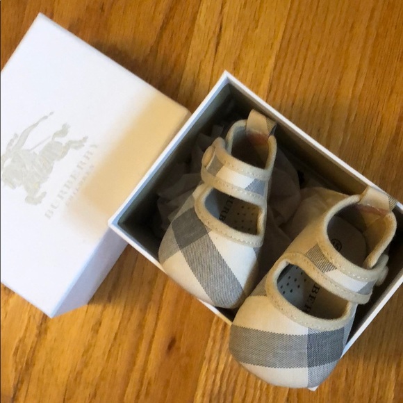burberry baby shoes size 5